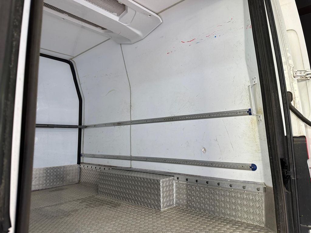 Mercedes-Benz Sprinter 2013