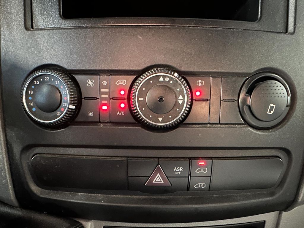 Mercedes-Benz Sprinter 2013