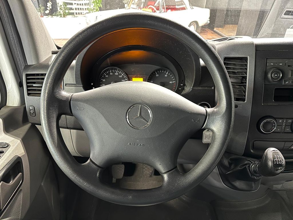 Mercedes-Benz Sprinter 2013