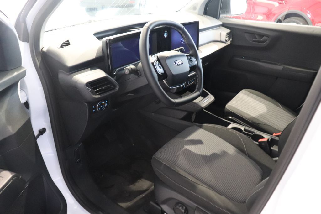 Ford Transit Courier 2025