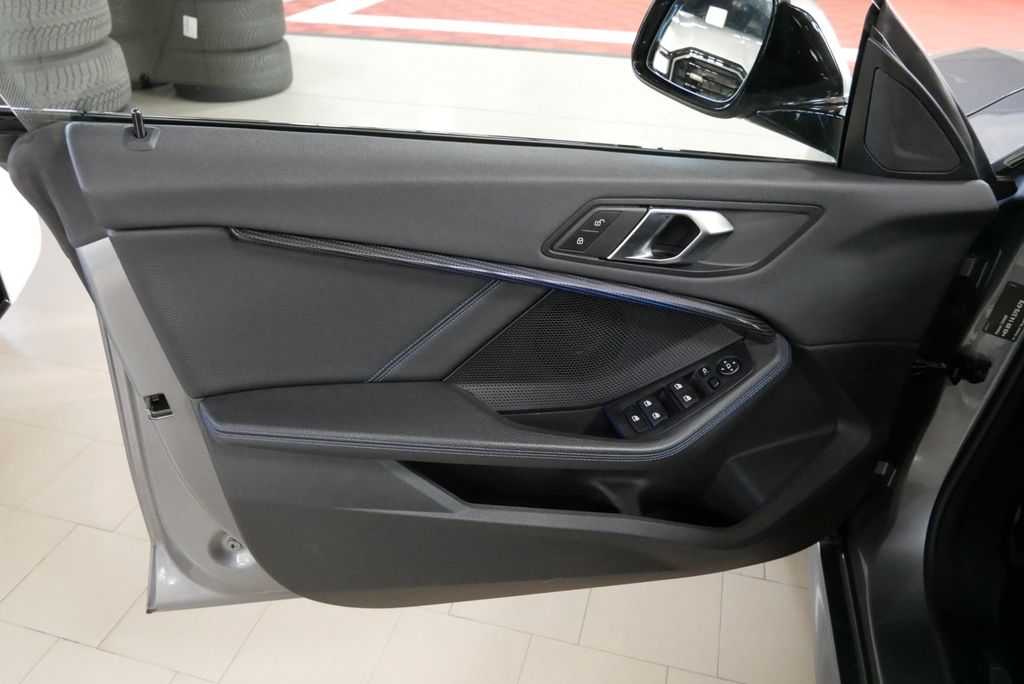 BMW 218 2023
