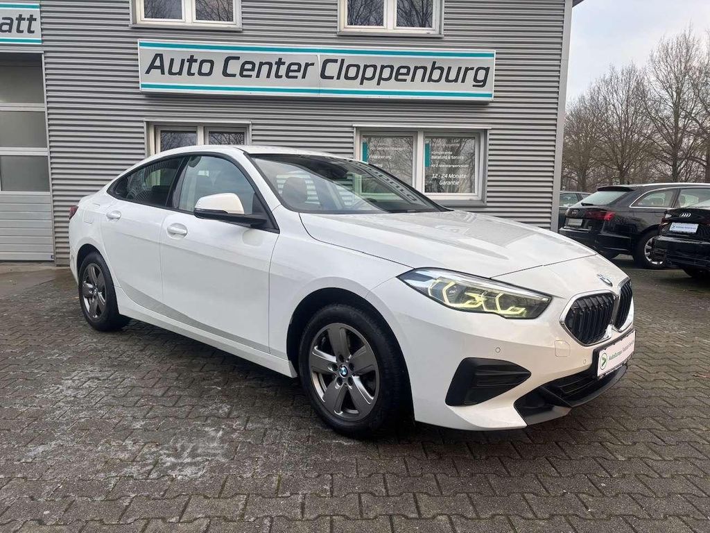 BMW 216 2022