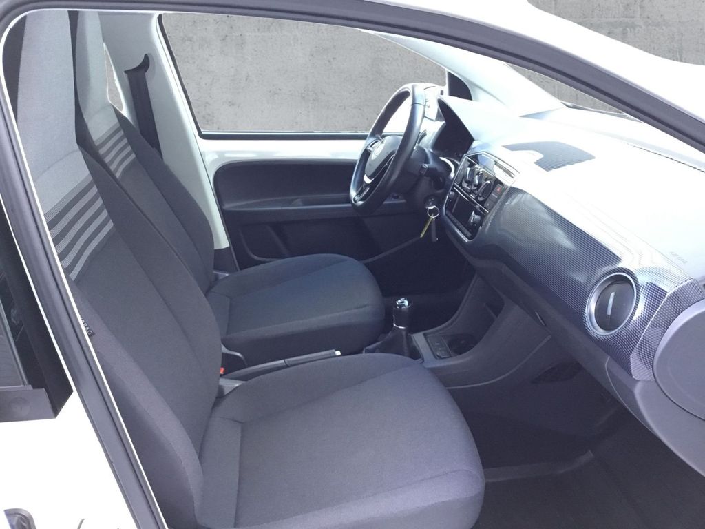 Volkswagen up! 2018