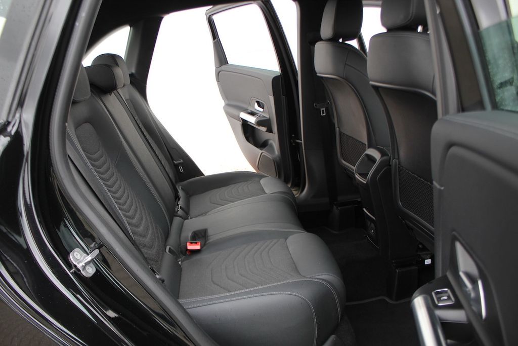 Mercedes-Benz B 180 2024