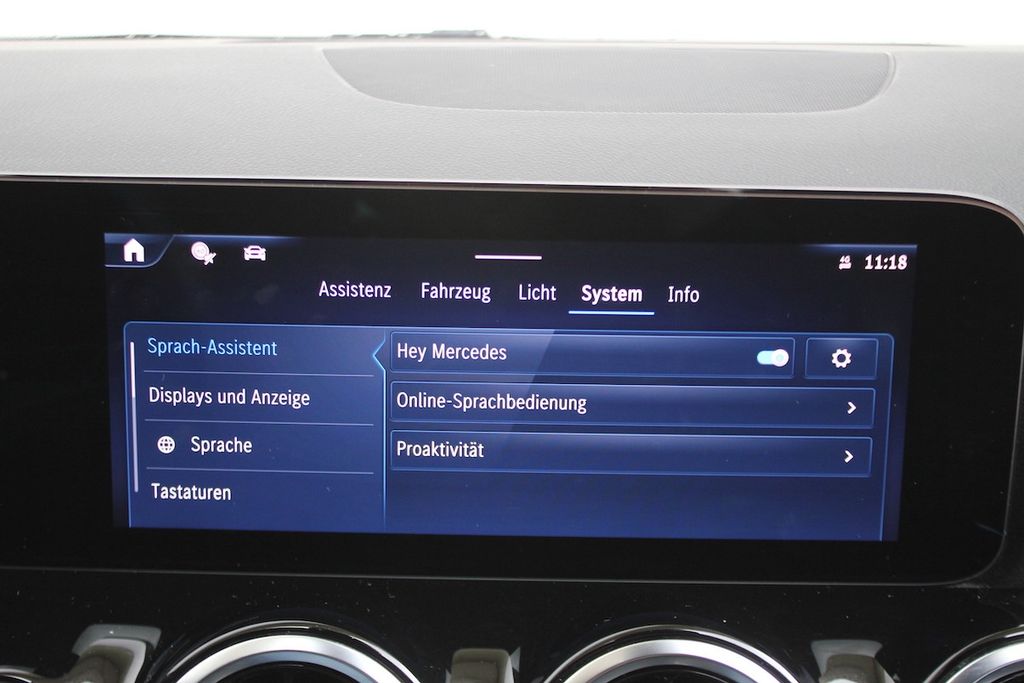 Mercedes-Benz B 180 2024