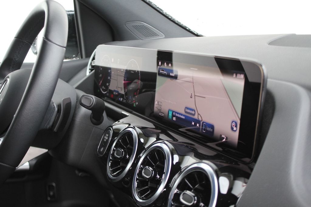 Mercedes-Benz B 180 2024