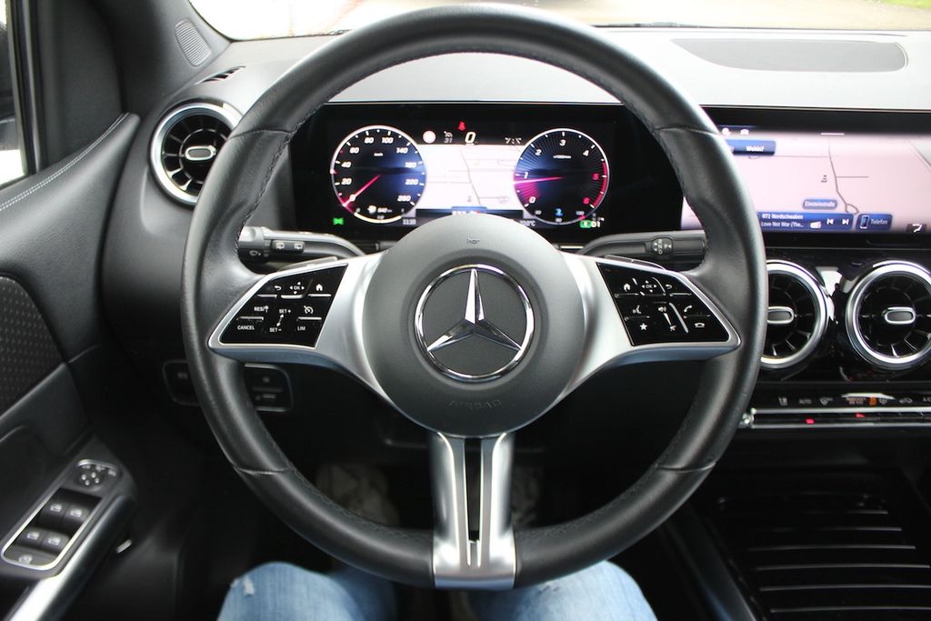 Mercedes-Benz B 180 2024