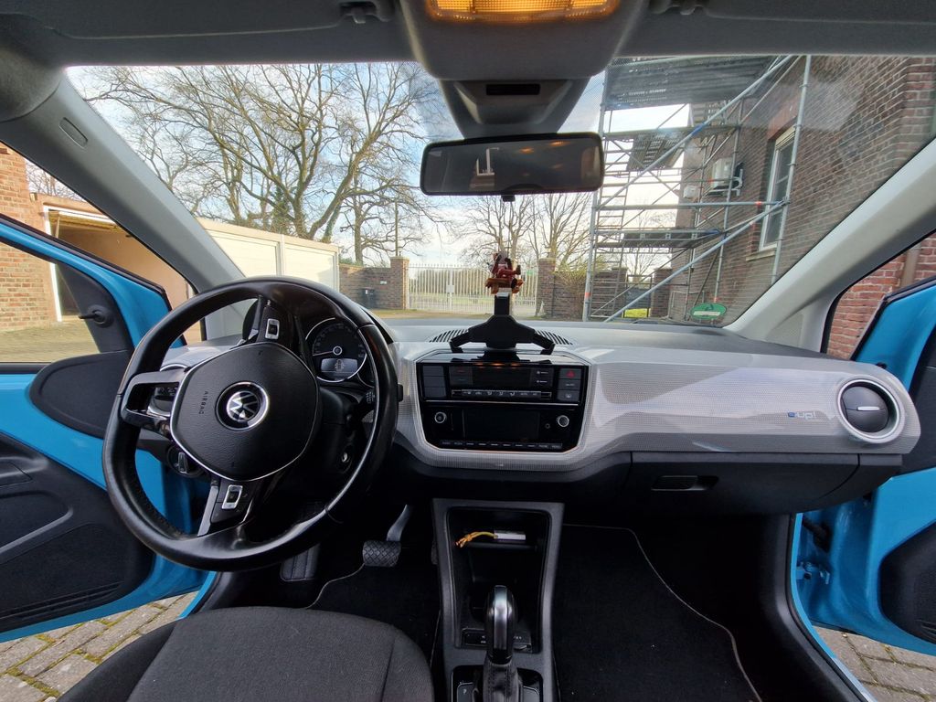 Volkswagen e-up! 2021