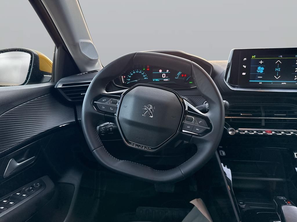 Peugeot 208 2021
