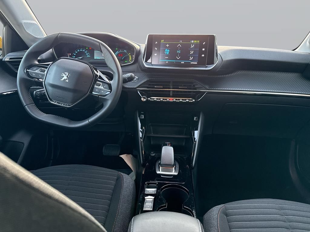Peugeot 208 2021