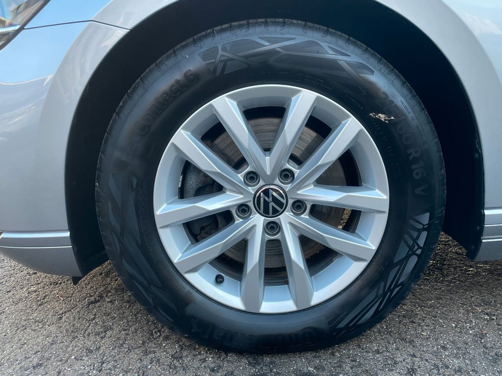 Volkswagen Passat 2021