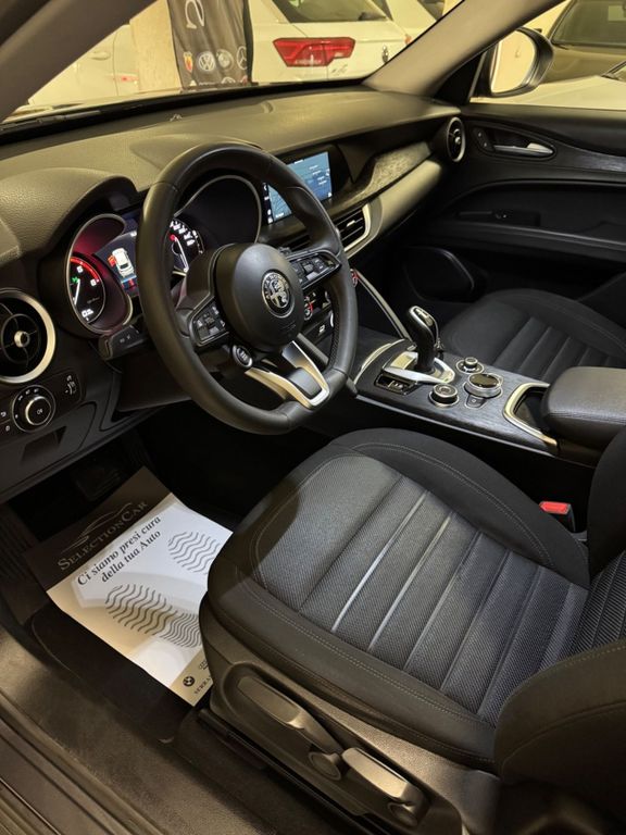 Alfa Romeo Stelvio 2021