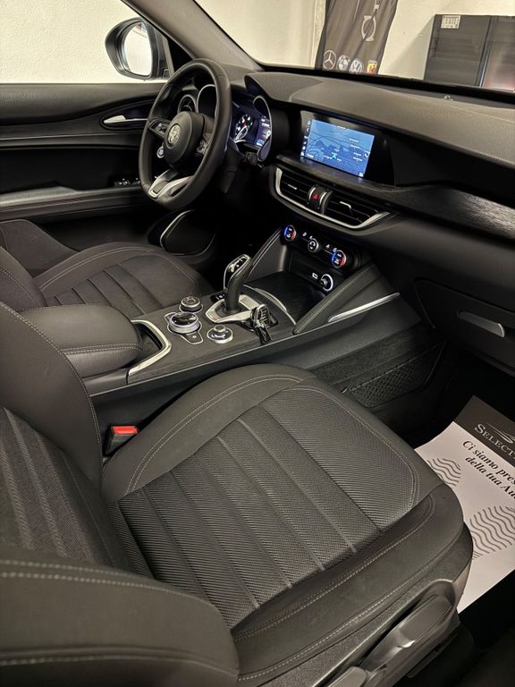 Alfa Romeo Stelvio 2021