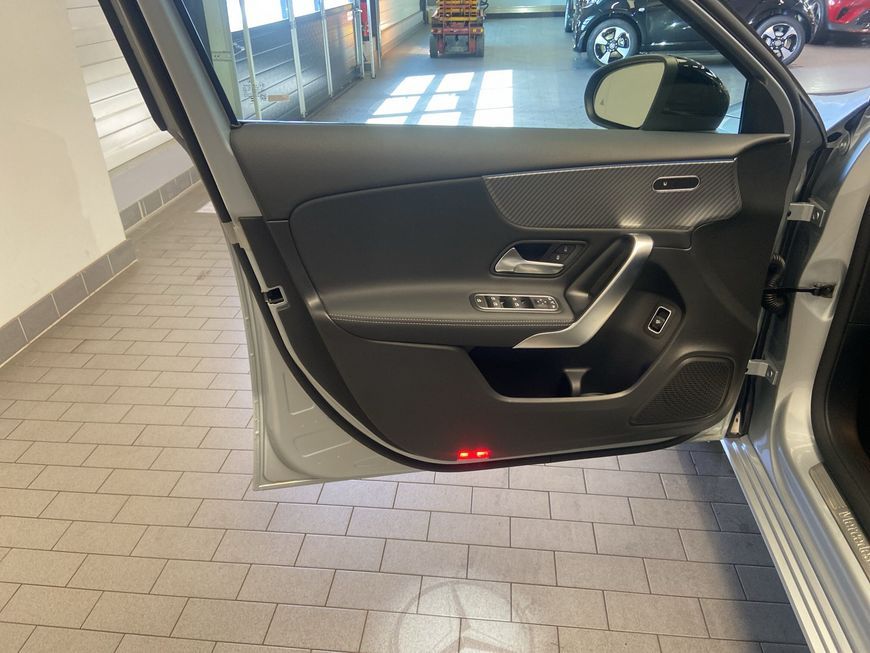 Mercedes-Benz A 200 2025