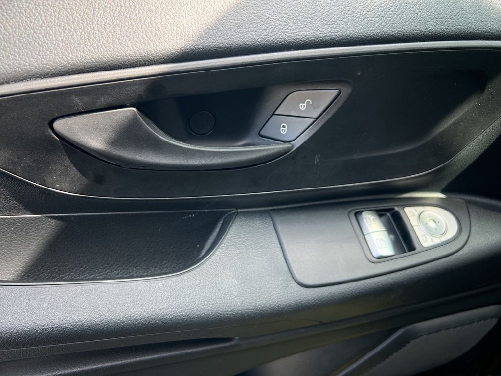 Mercedes-Benz Vito 2025