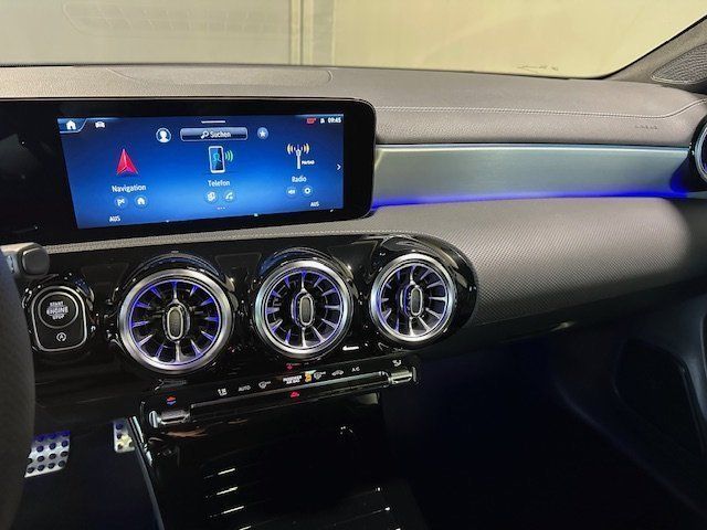 Mercedes-Benz CLA 200 2025