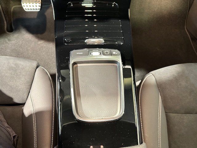 Mercedes-Benz CLA 200 2025