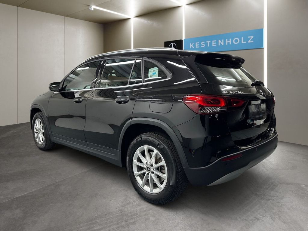 Mercedes-Benz GLA 250 2021