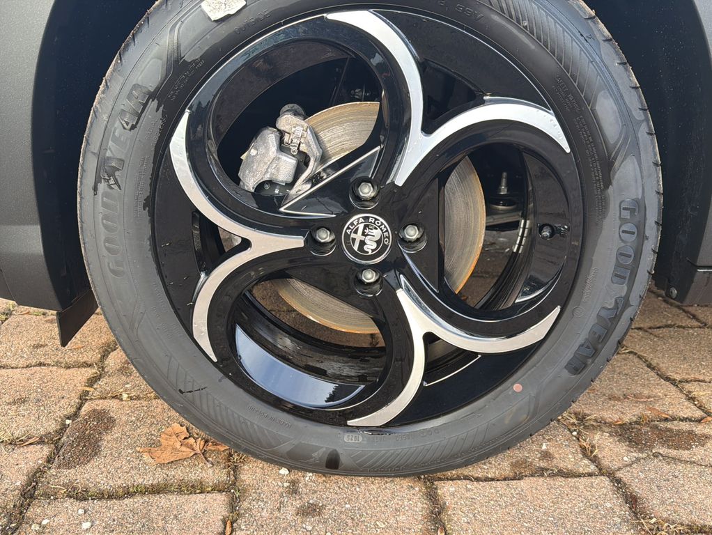 Alfa Romeo Junior 2025