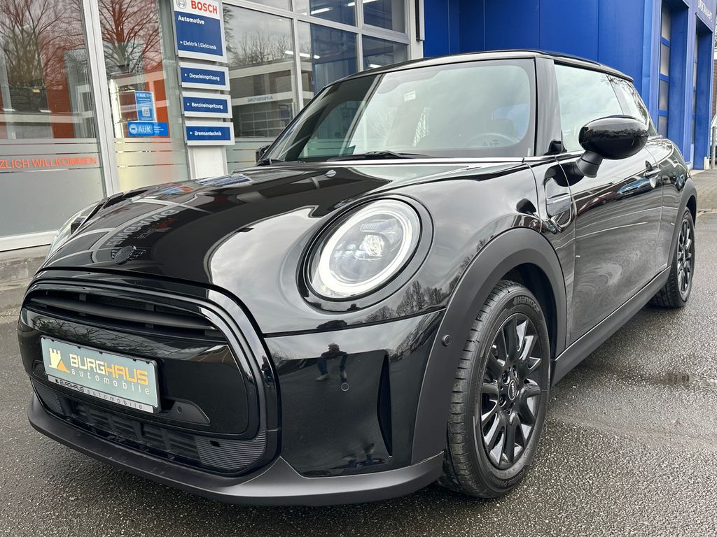 MINI ONE 2022