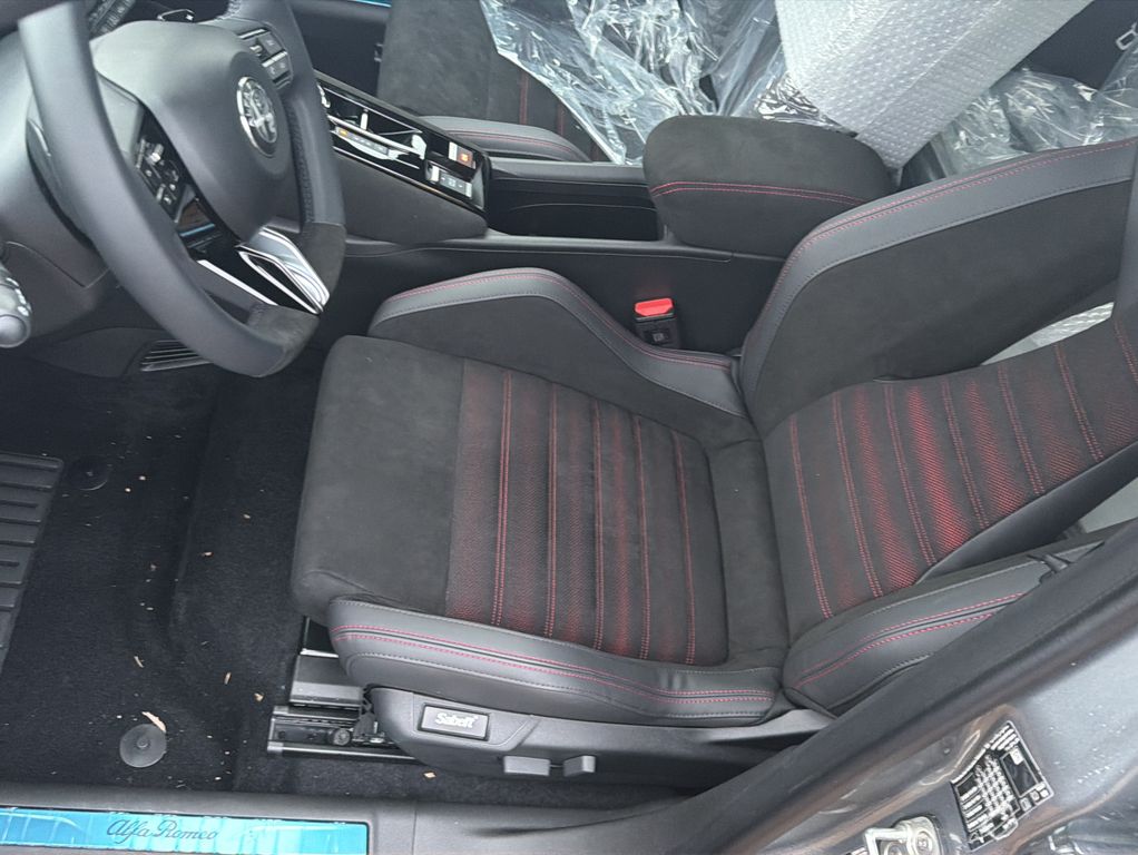 Alfa Romeo Junior 2025