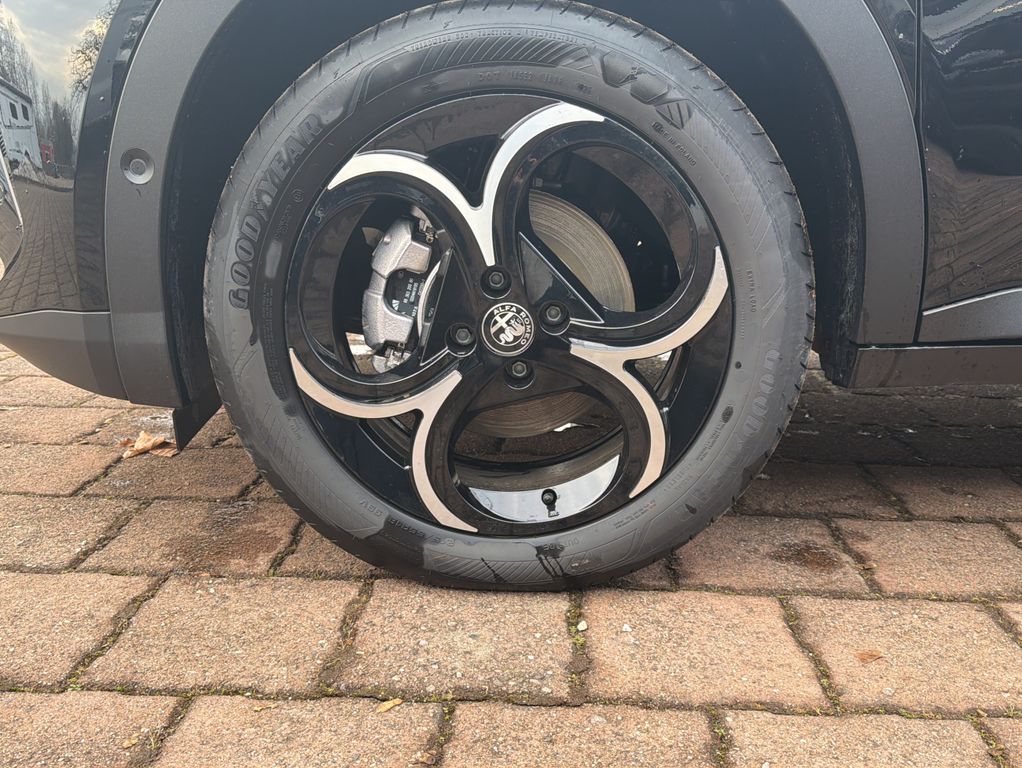 Alfa Romeo Junior 2025