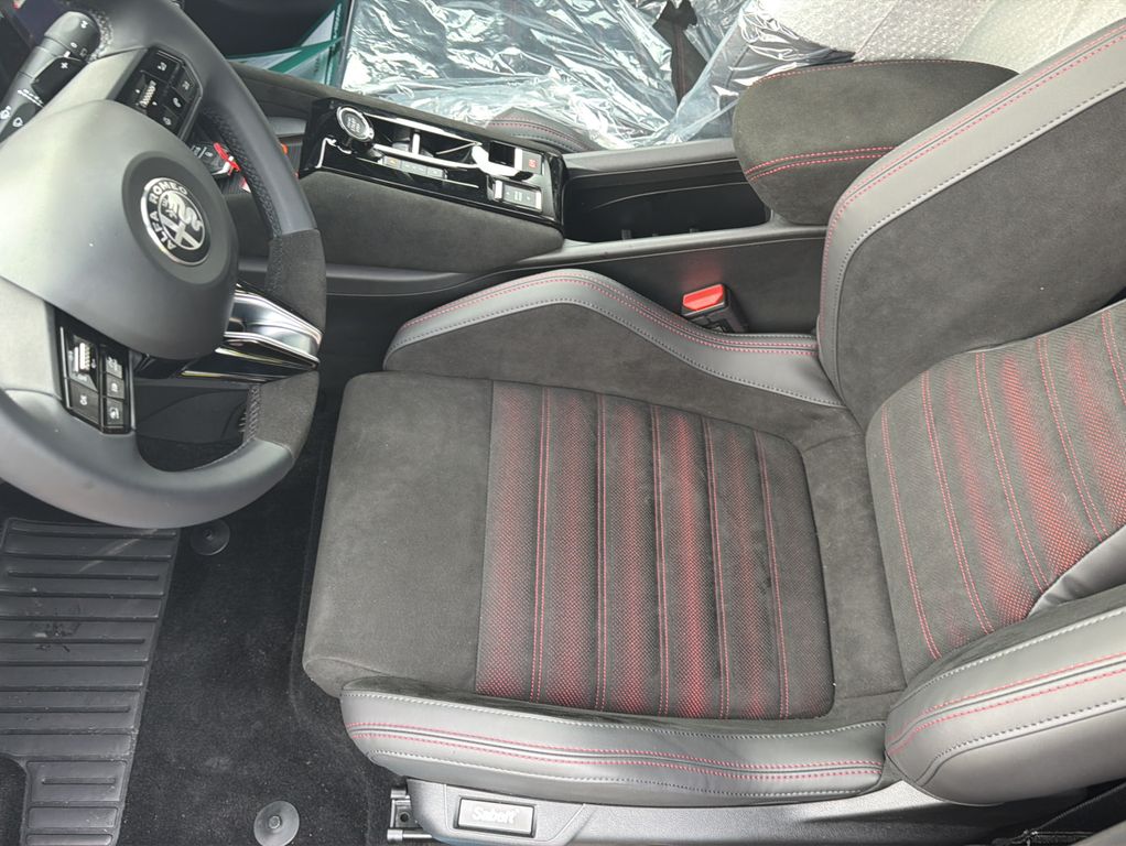 Alfa Romeo Junior 2025