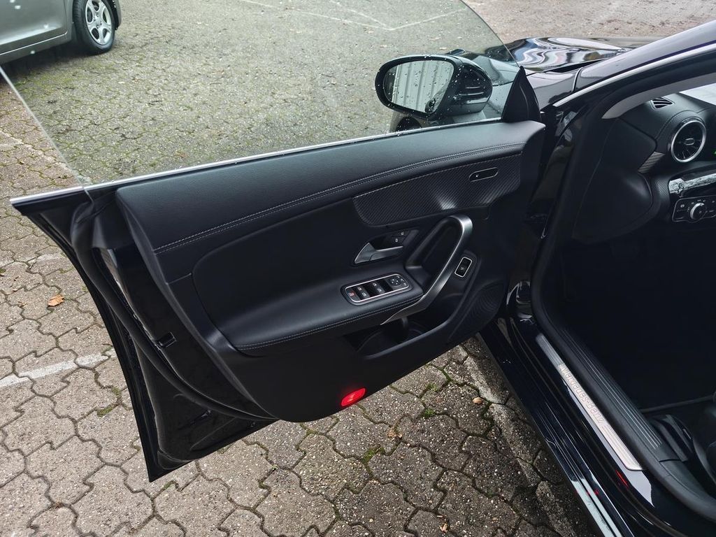 Mercedes-Benz CLA 180 2024