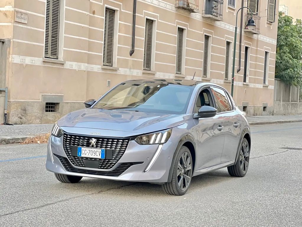 Peugeot 208 2021