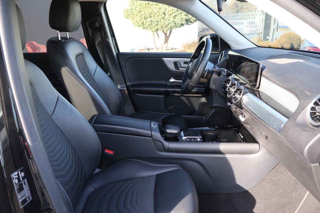 Mercedes-Benz GLB 200 2022