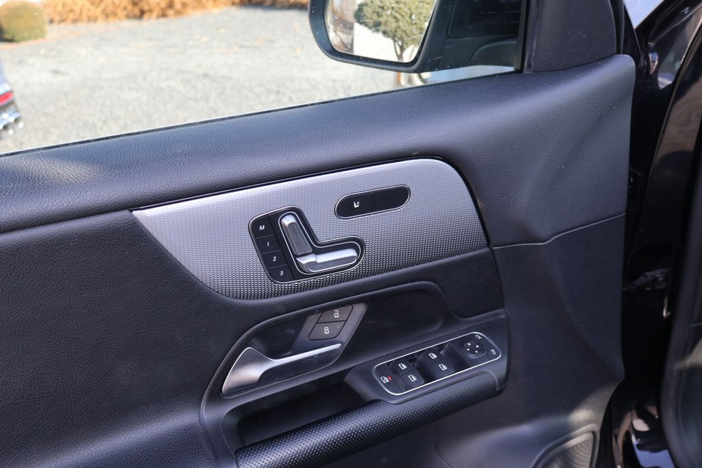 Mercedes-Benz GLB 200 2022