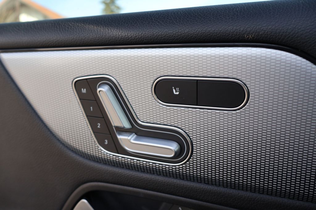 Mercedes-Benz GLB 200 2022