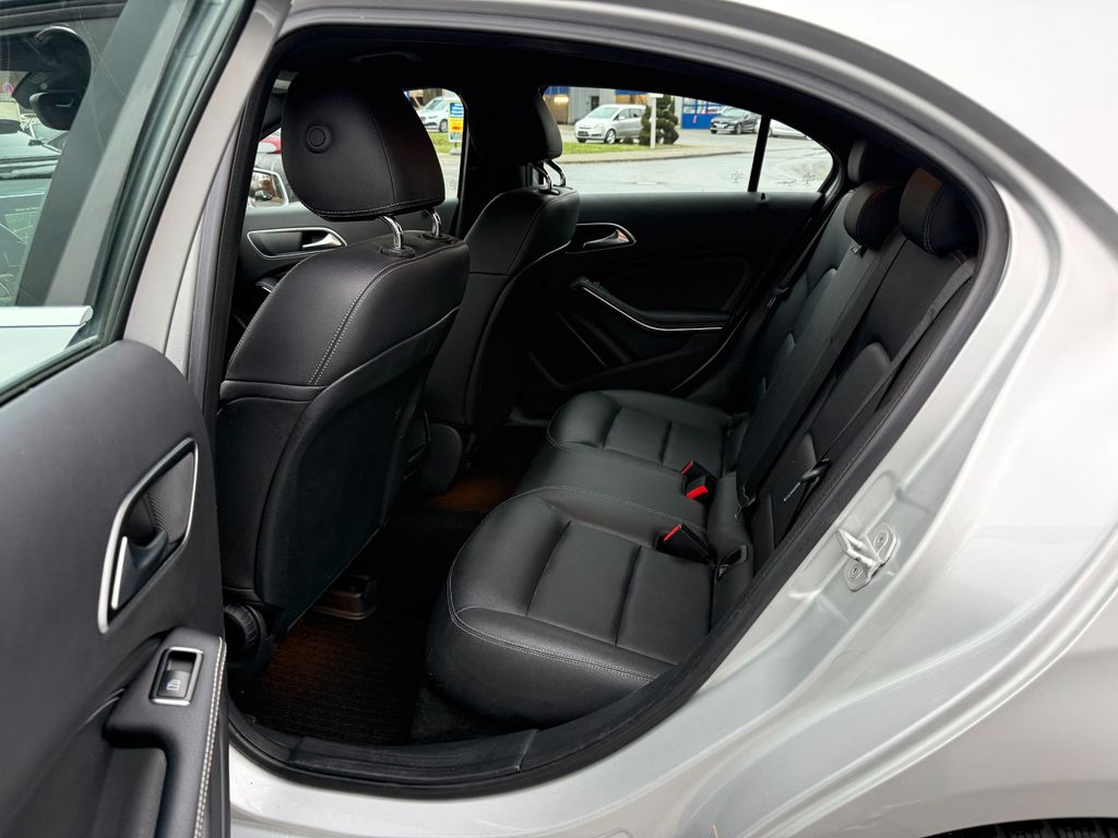 Mercedes-Benz A 180 2016