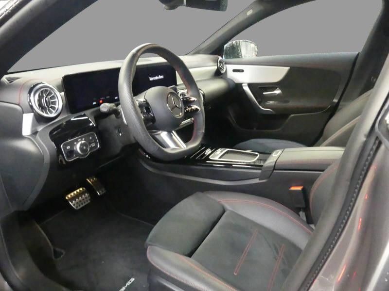 Mercedes-Benz CLA 180 2025