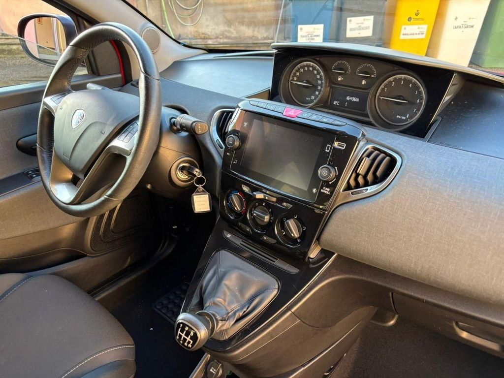 Lancia Ypsilon 2022