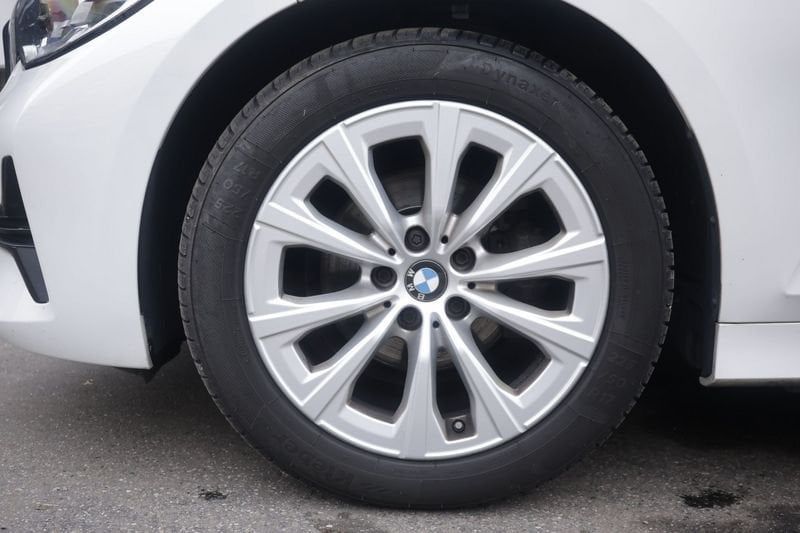 BMW 318 2022