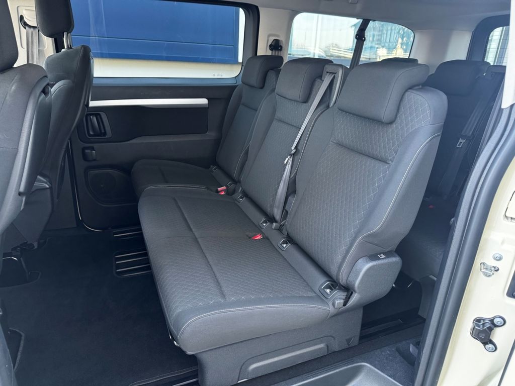 Opel Zafira 2022