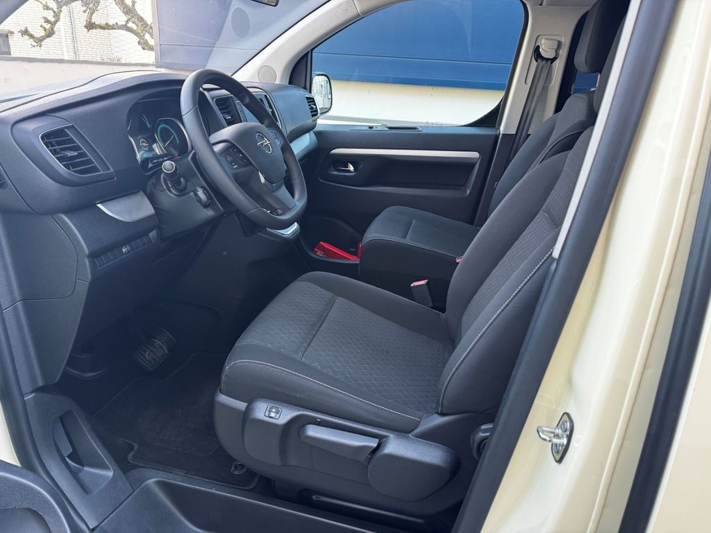 Opel Zafira 2022