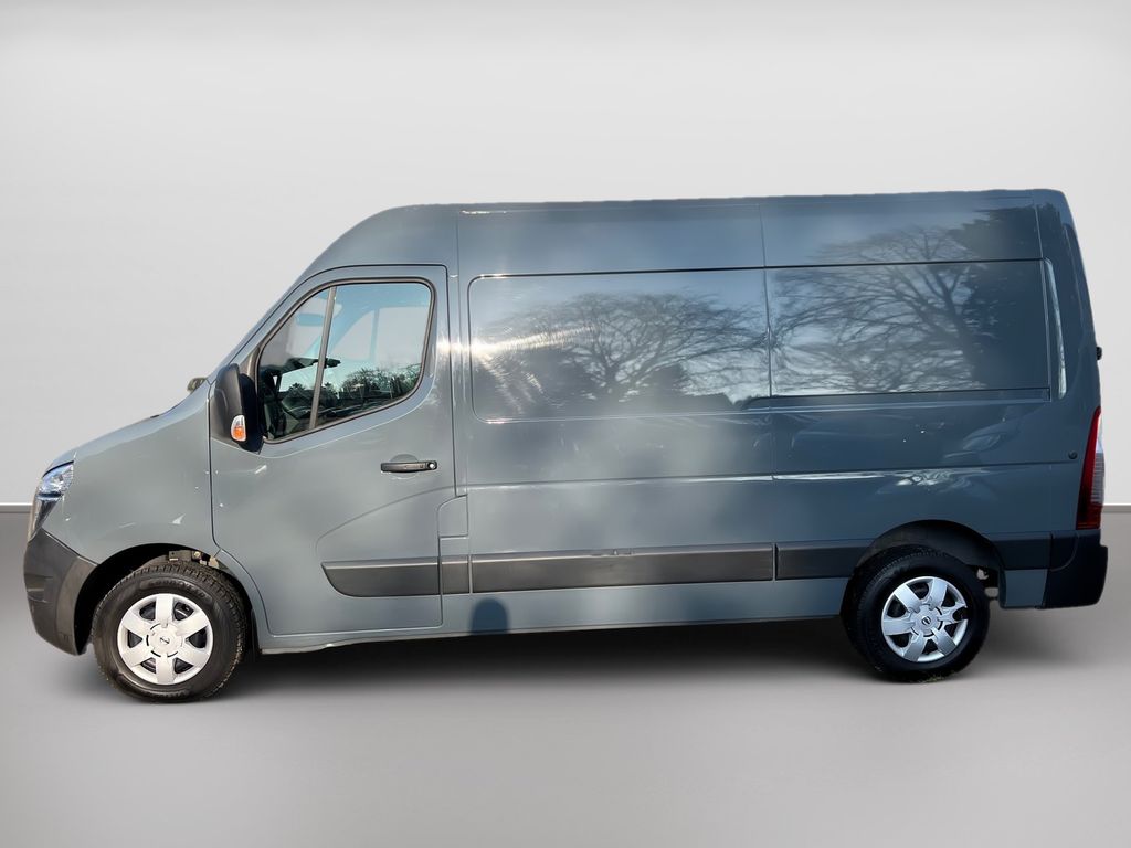 Nissan Interstar 2022