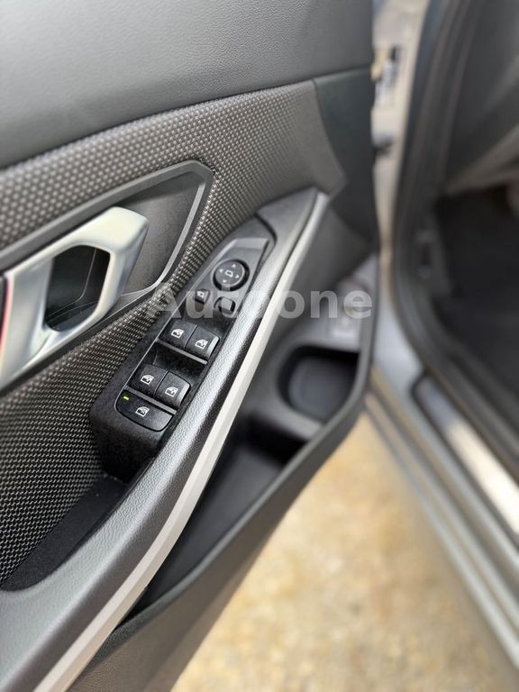 BMW 318 2024