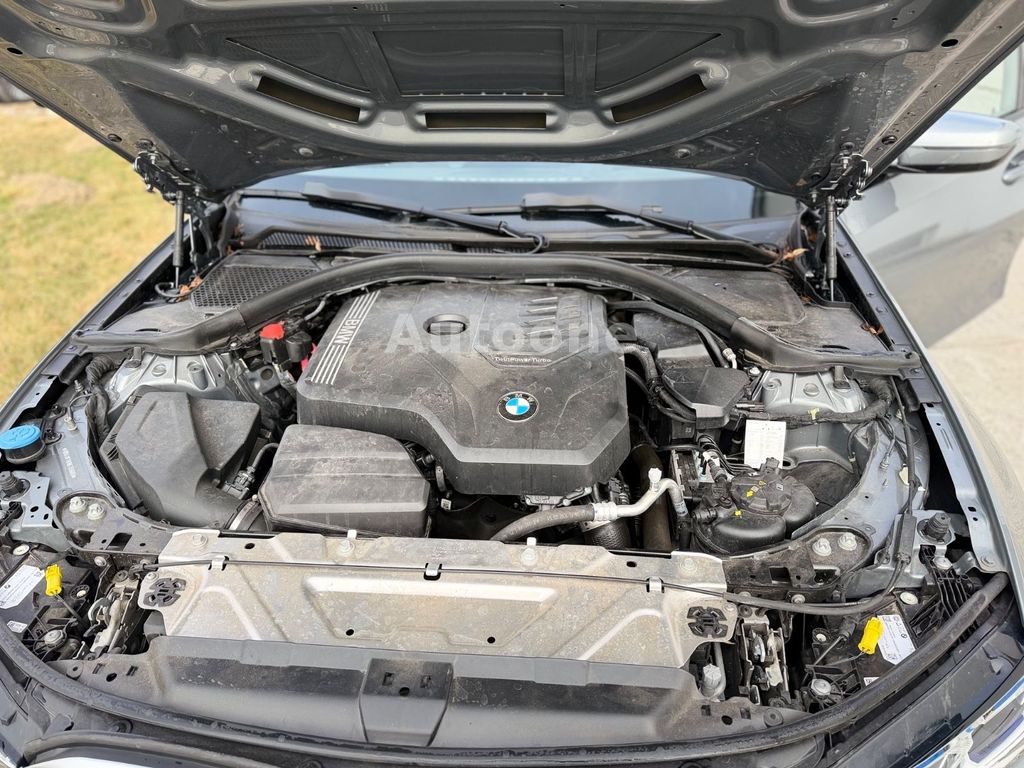 BMW 318 2024