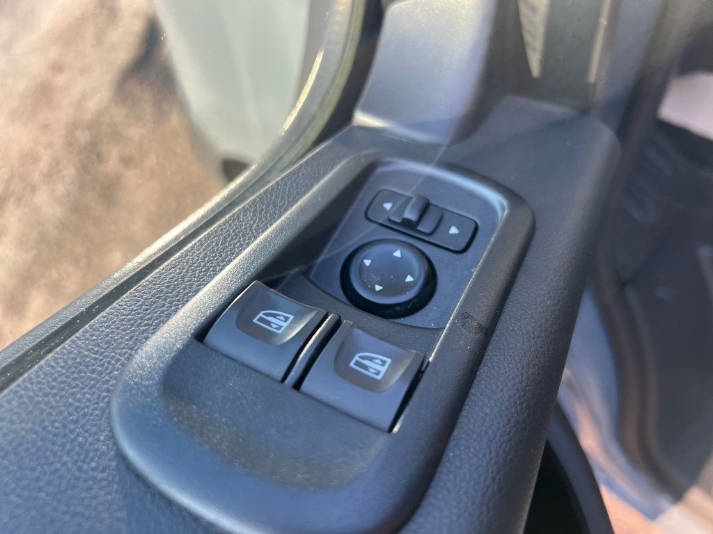 Nissan Interstar 2022