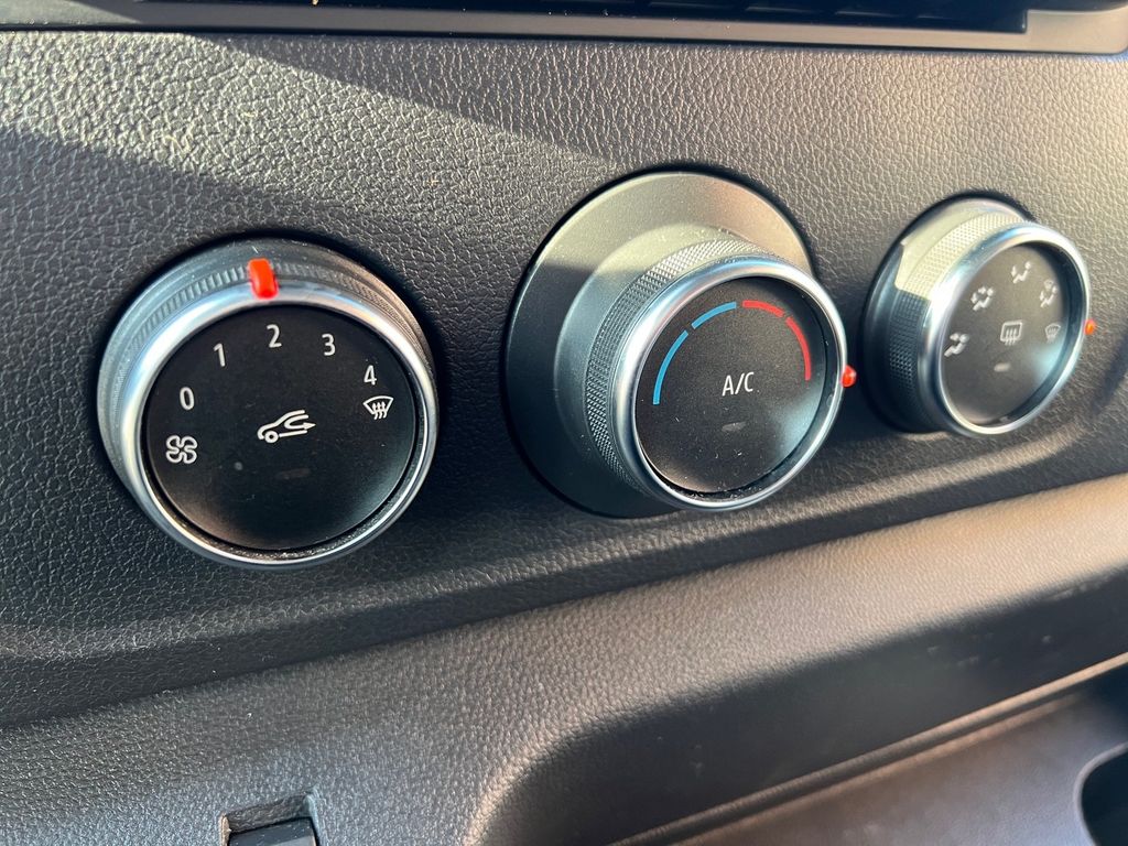 Nissan Interstar 2022