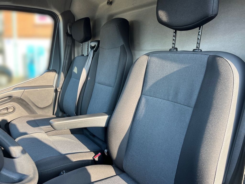 Nissan Interstar 2022