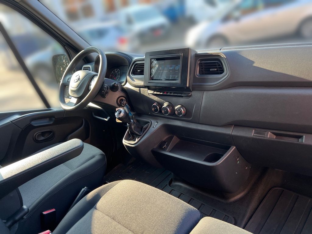 Nissan Interstar 2022