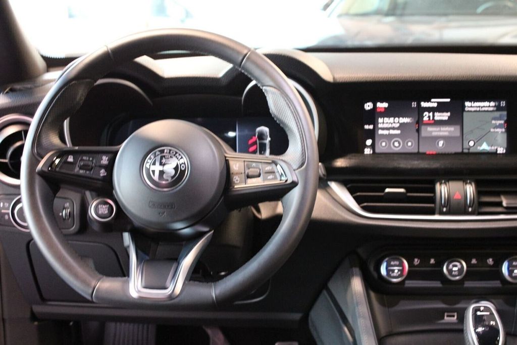 Alfa Romeo Stelvio 2023