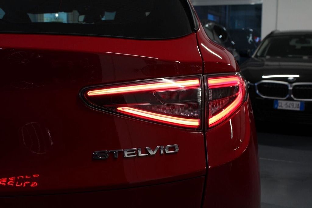 Alfa Romeo Stelvio 2023