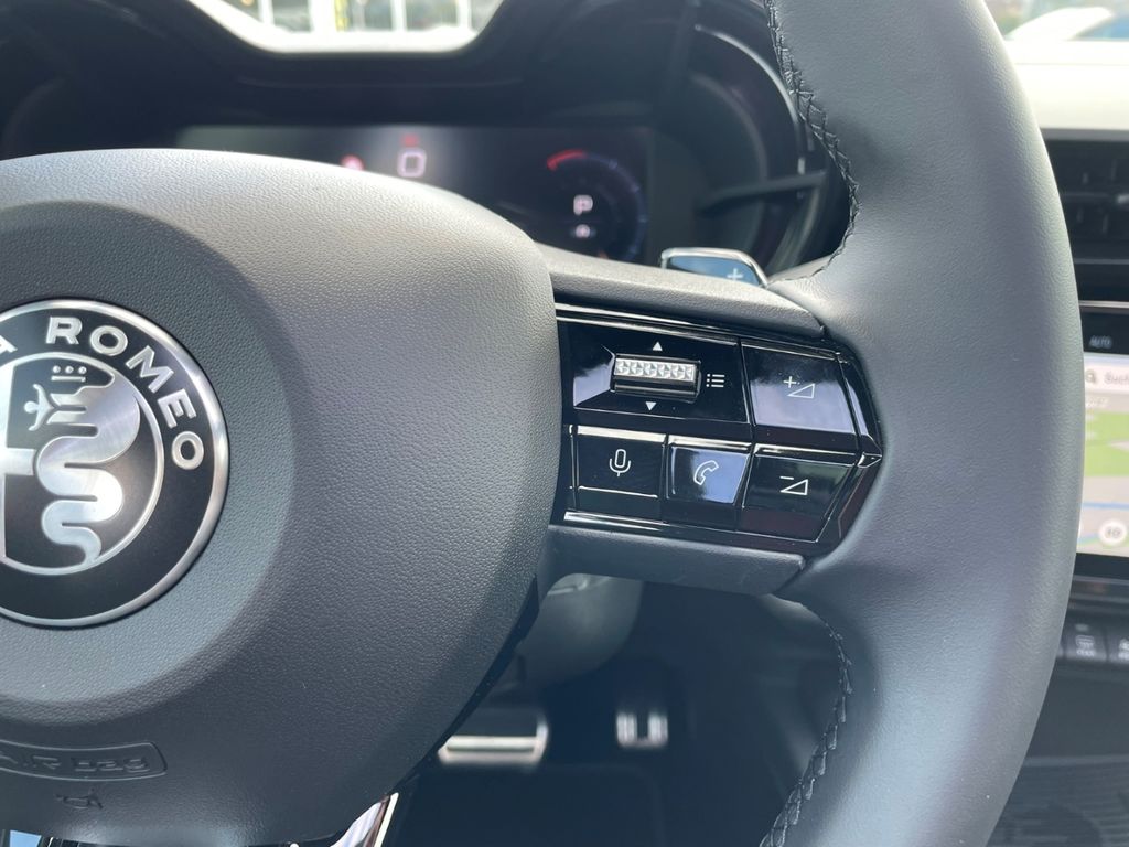 Alfa Romeo Junior 2025