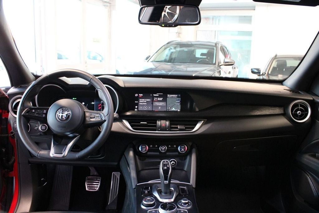 Alfa Romeo Stelvio 2023