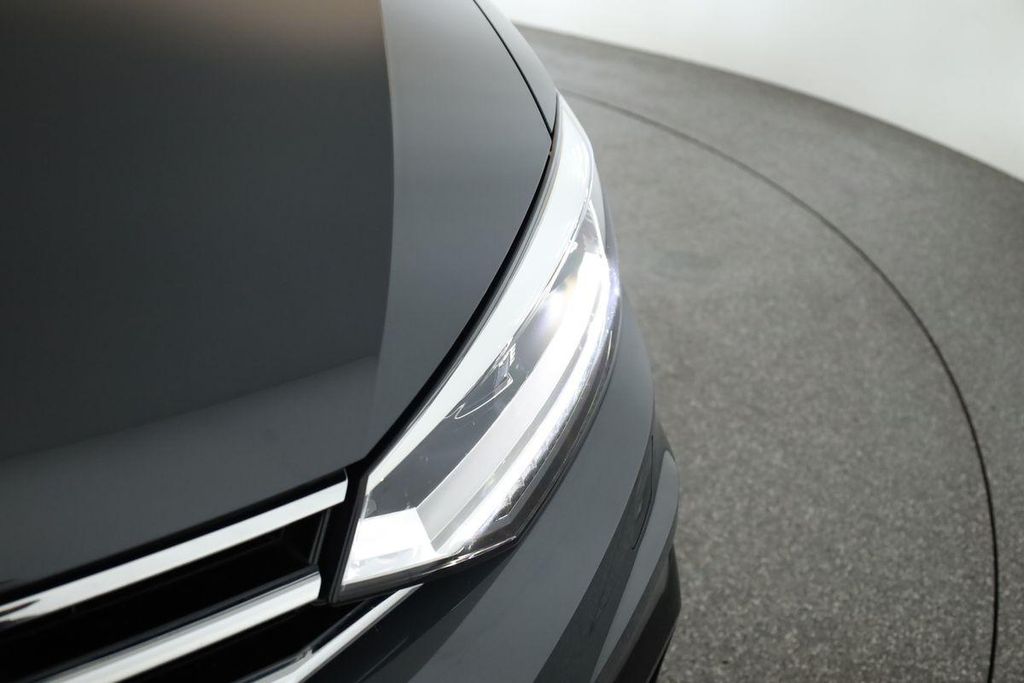 Volkswagen Touran 2025